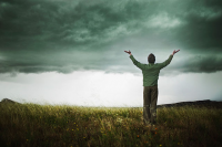 ESTÁ PERTO OU LONGE?